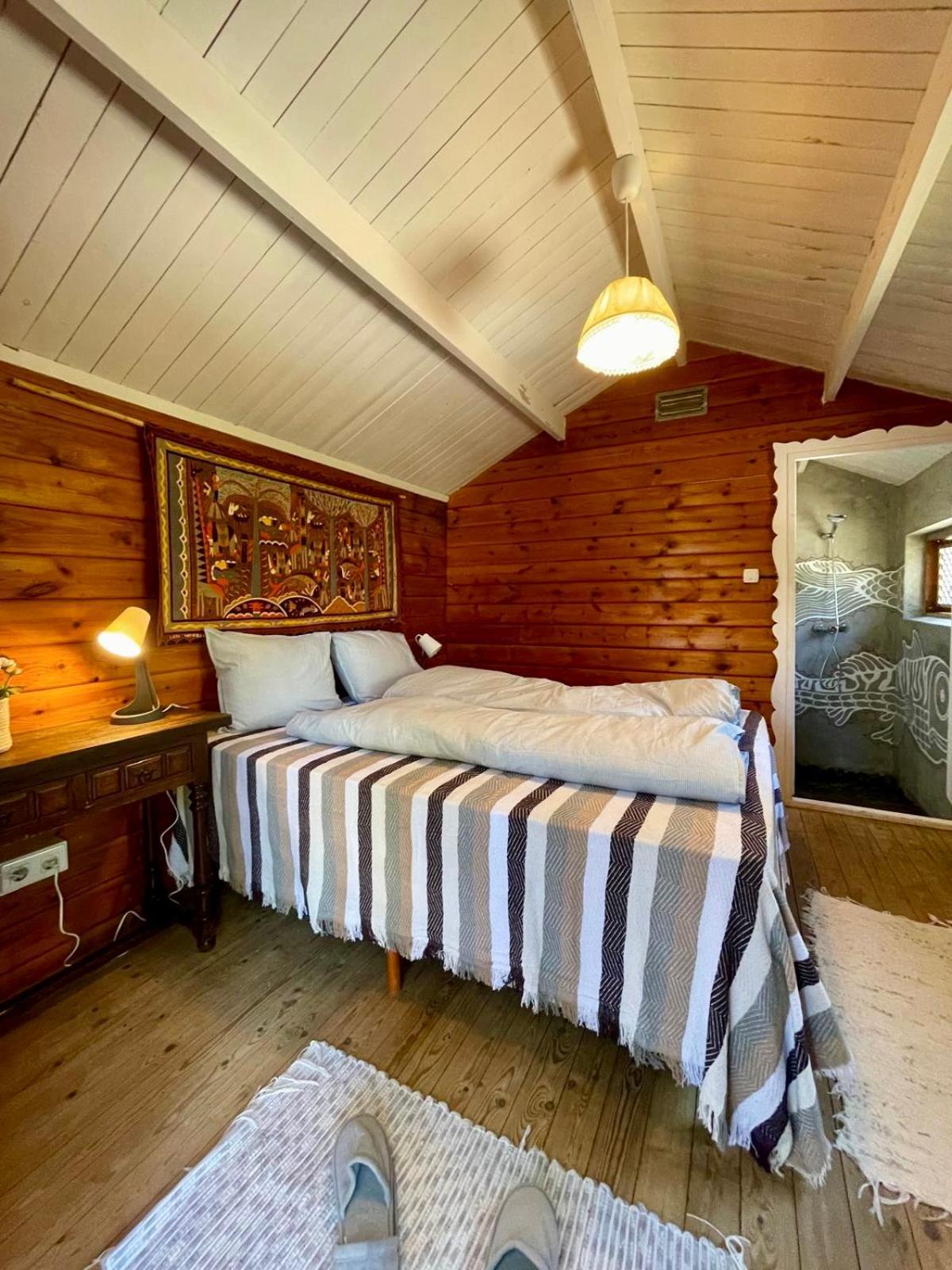 River Heart Lodges Coin Room photo